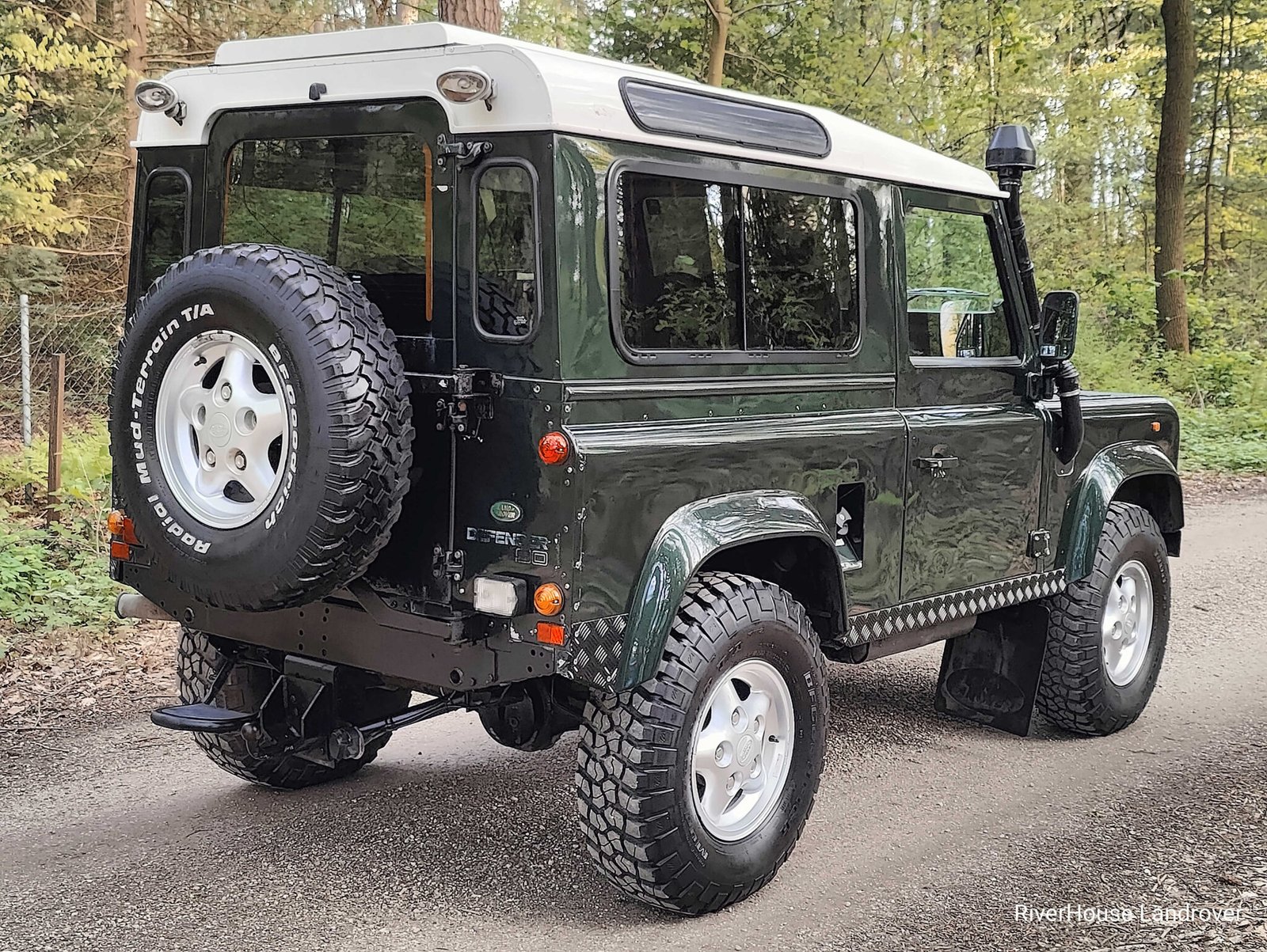 1998 Defender 90 300 Tdi Stationwagon Epsom Green