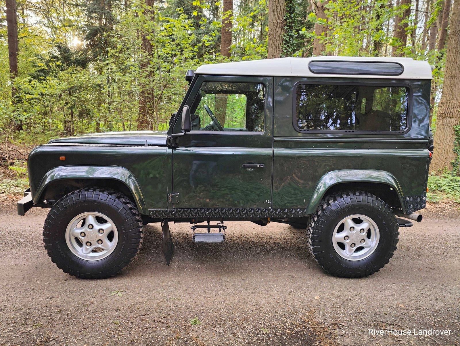 1998 Defender 90 300 Tdi Stationwagon Epsom Green