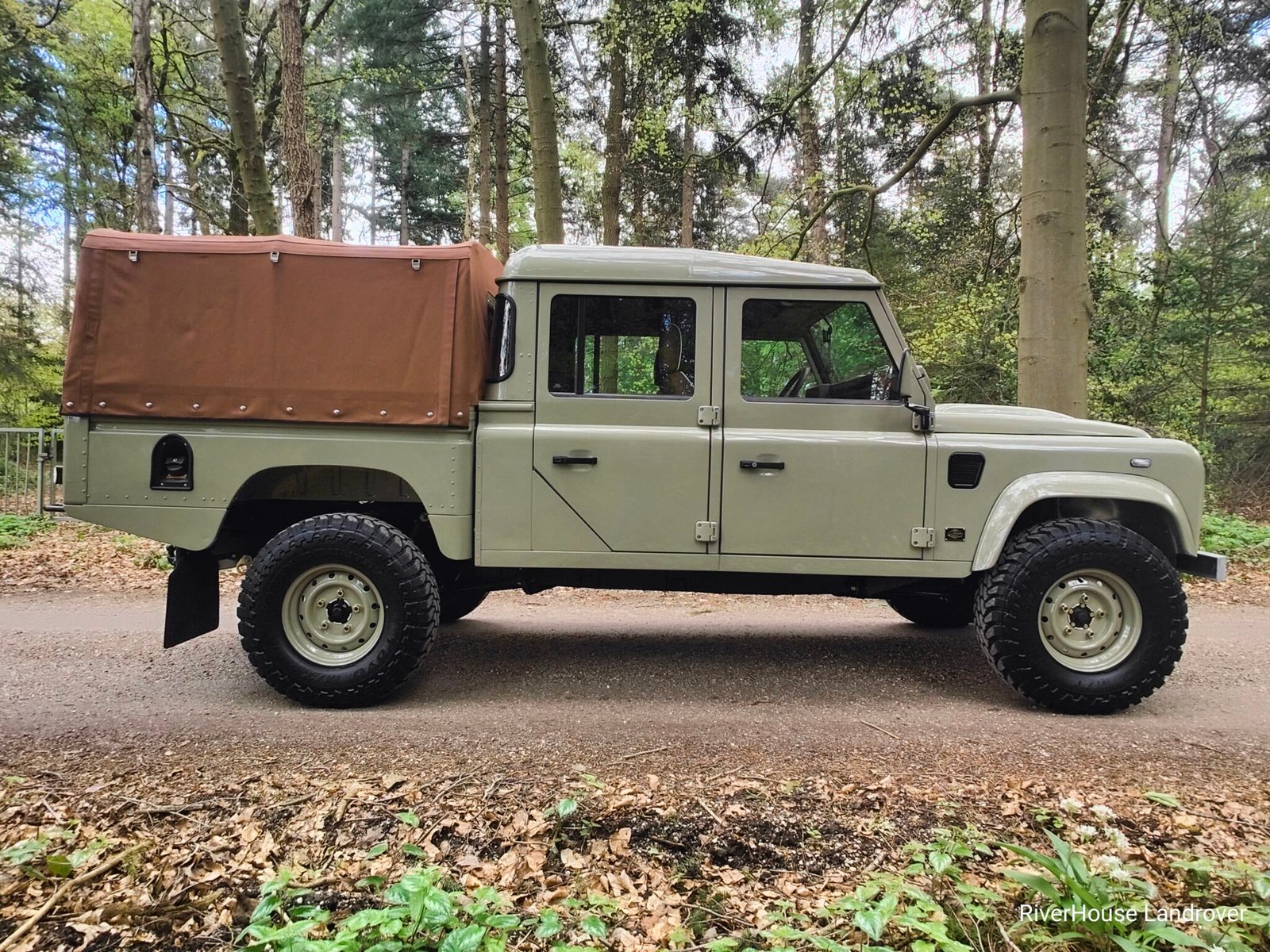 1998 LHD Defender 130 300 Tdi Pale Green