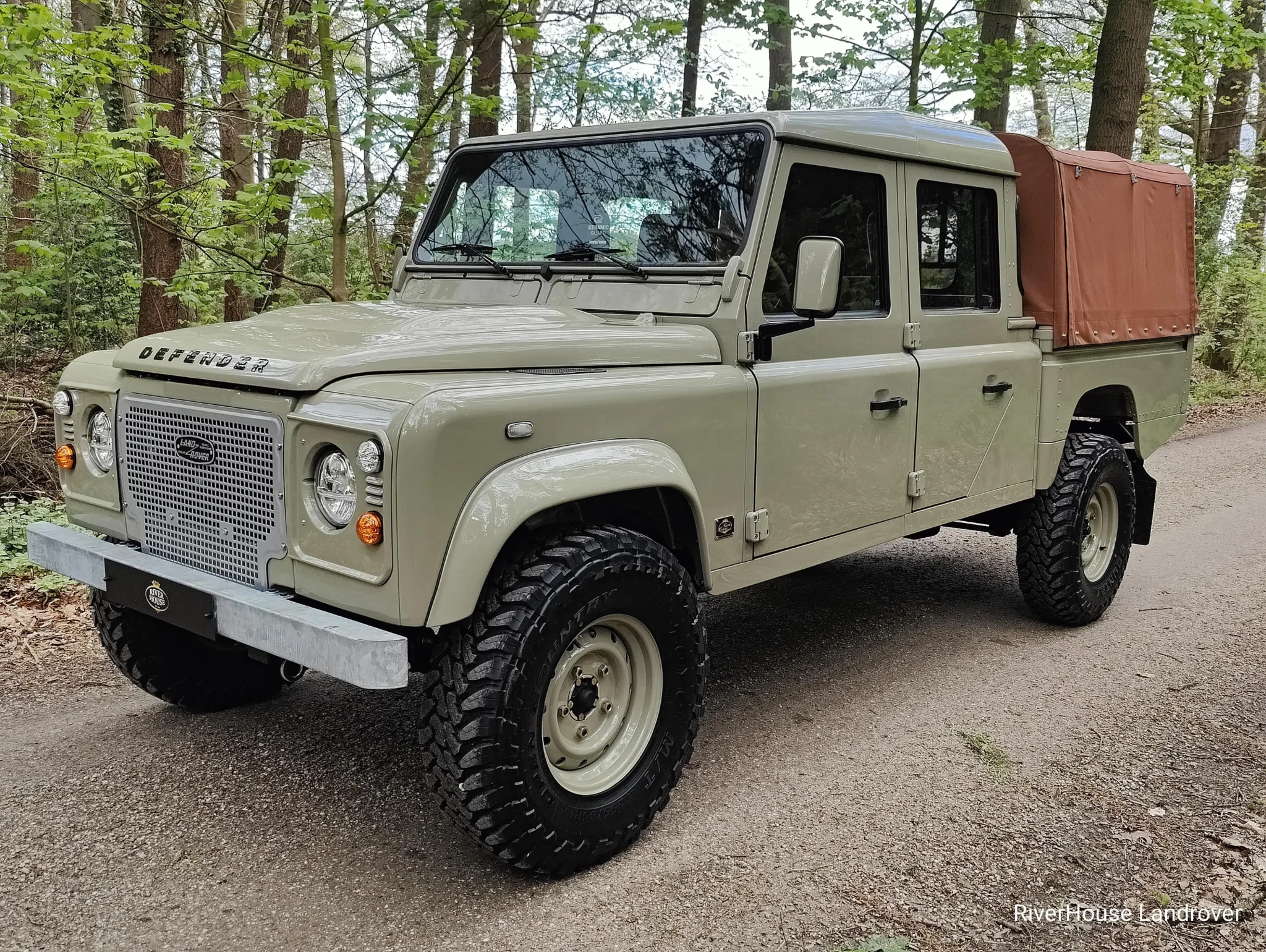 1998 LHD Defender 130 300 Tdi Pale Green