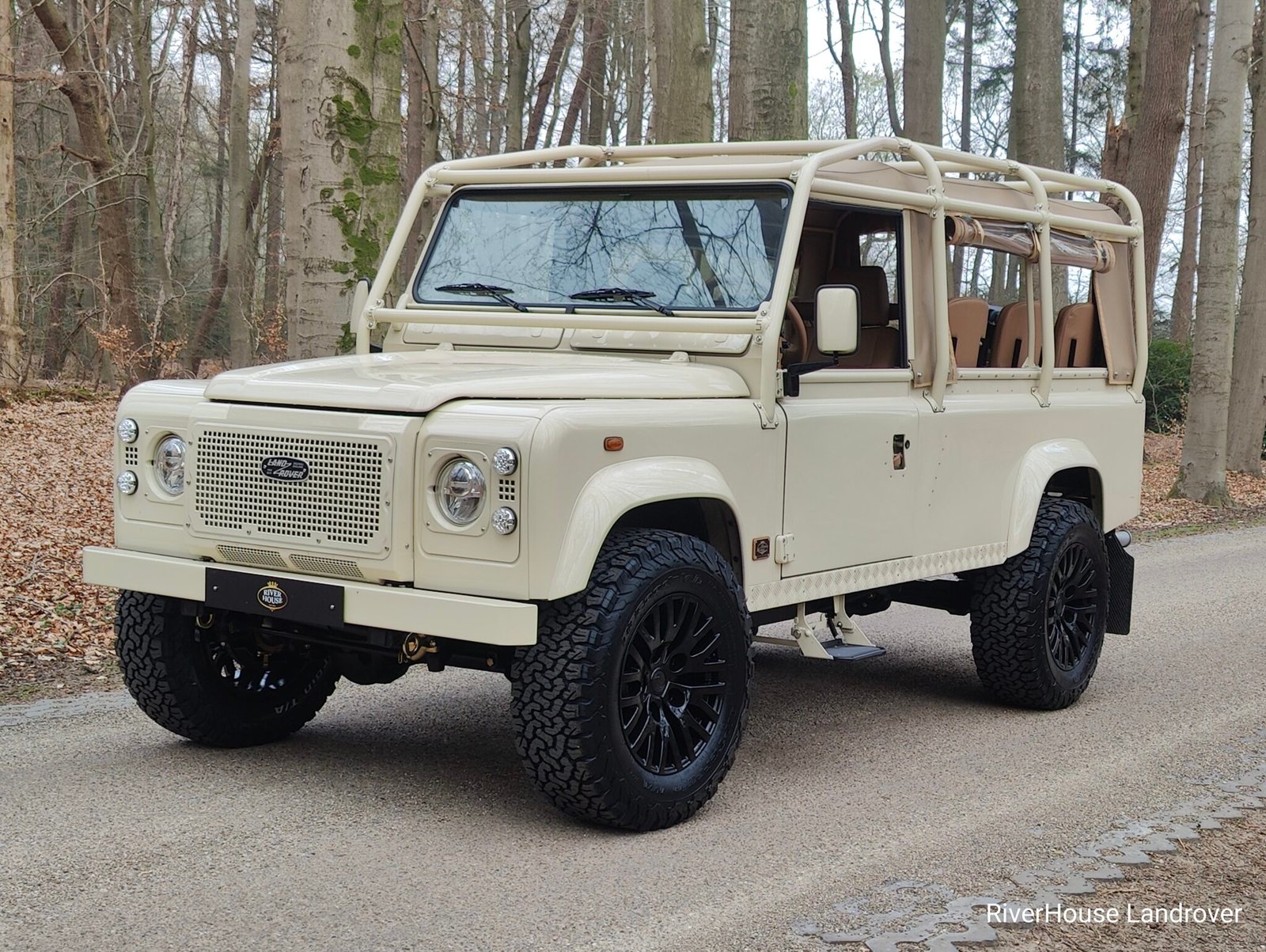 1999 Defender 110 Soft Top Td5 with only 19000 km - Riverhouse Landrover