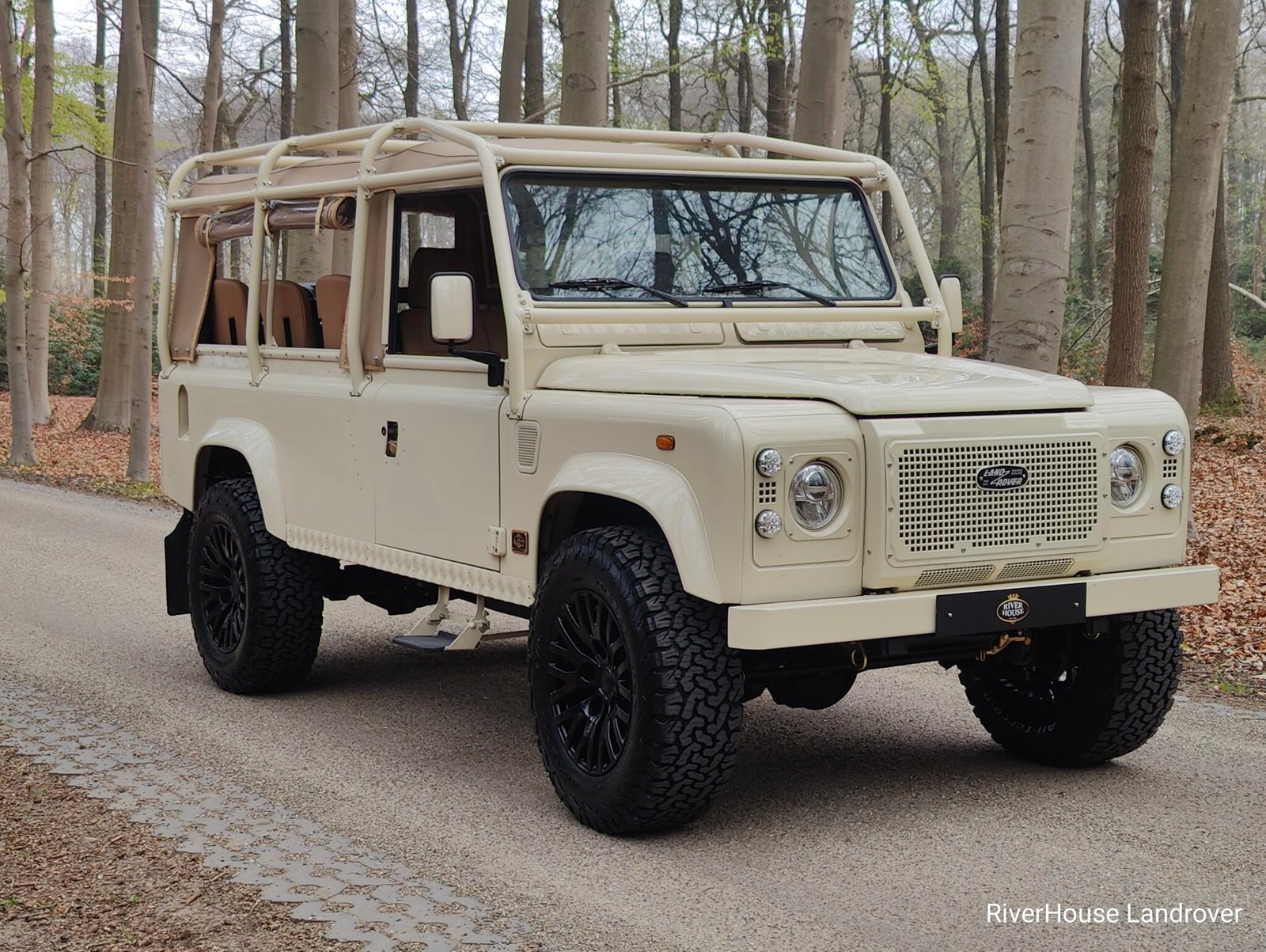 1999 Defender 110 Soft Top Td5 with only 19000 km