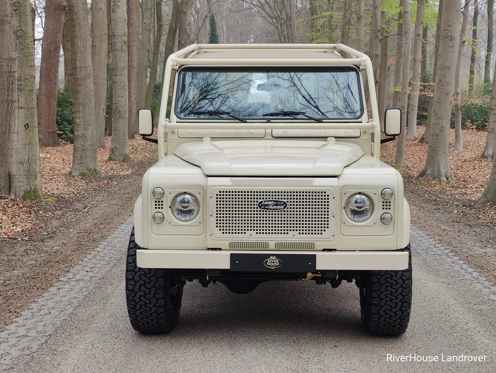 1999 Defender 110 Soft Top Td5 with only 19000 km