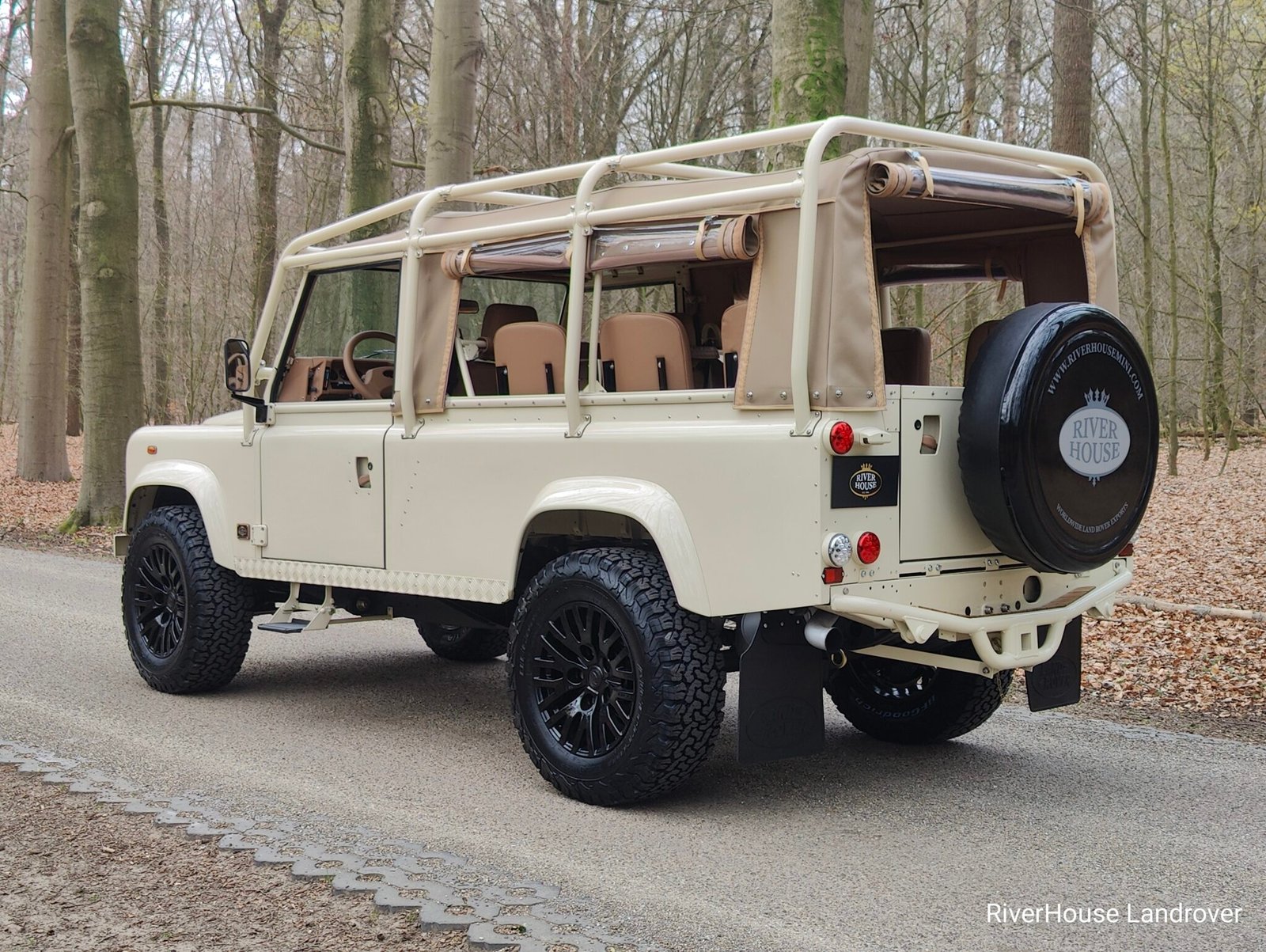 1999 Defender 110 Soft Top Td5 with only 19000 km