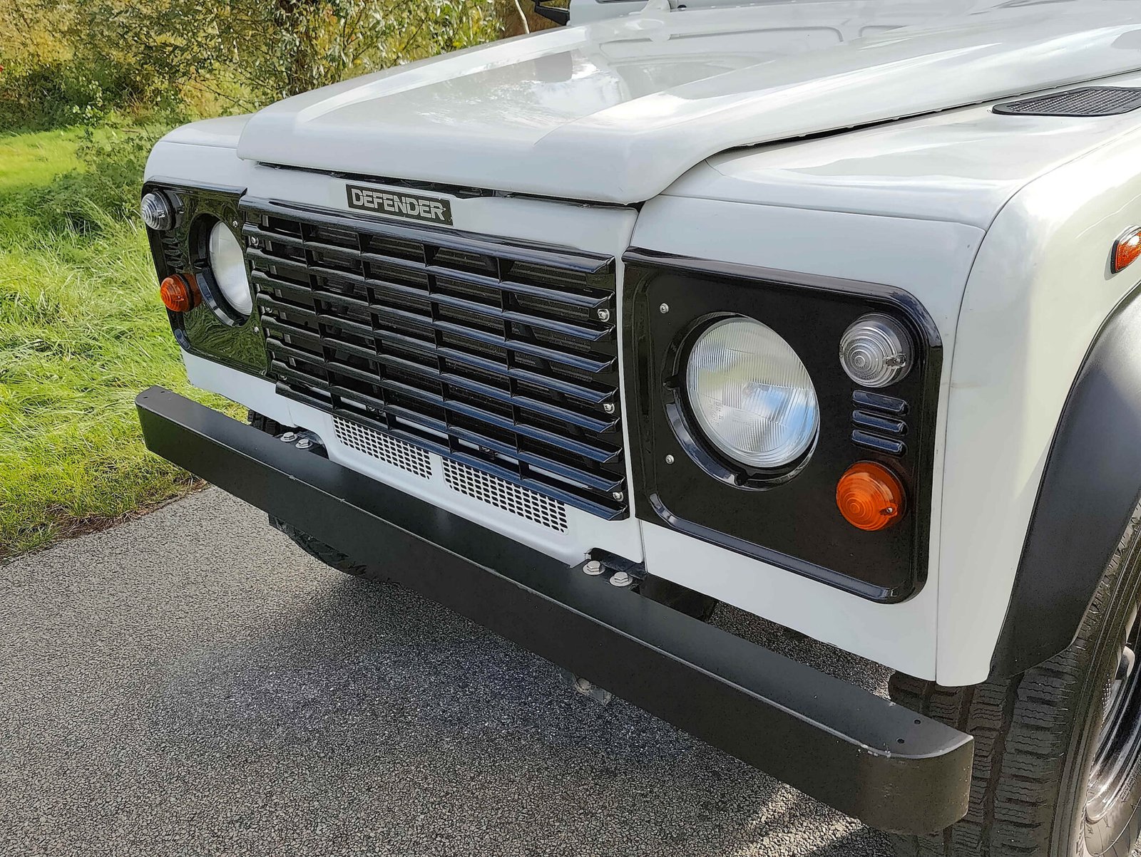 1999 Defender 110 Td5 Stationwagon in White