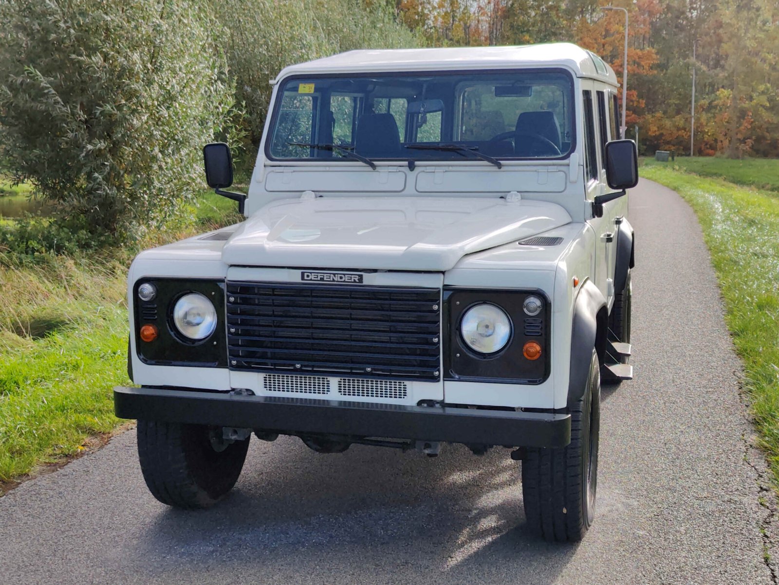 1999 Defender 110 Td5 Stationwagon in White