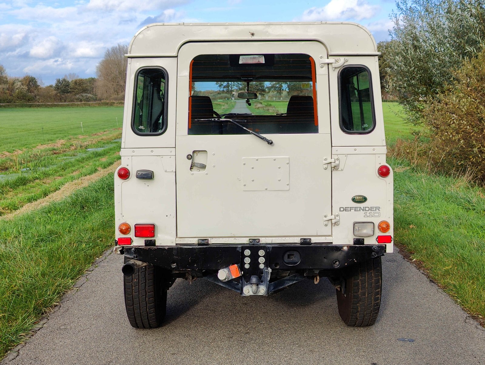 1999 Defender 110 Td5 Stationwagon in White
