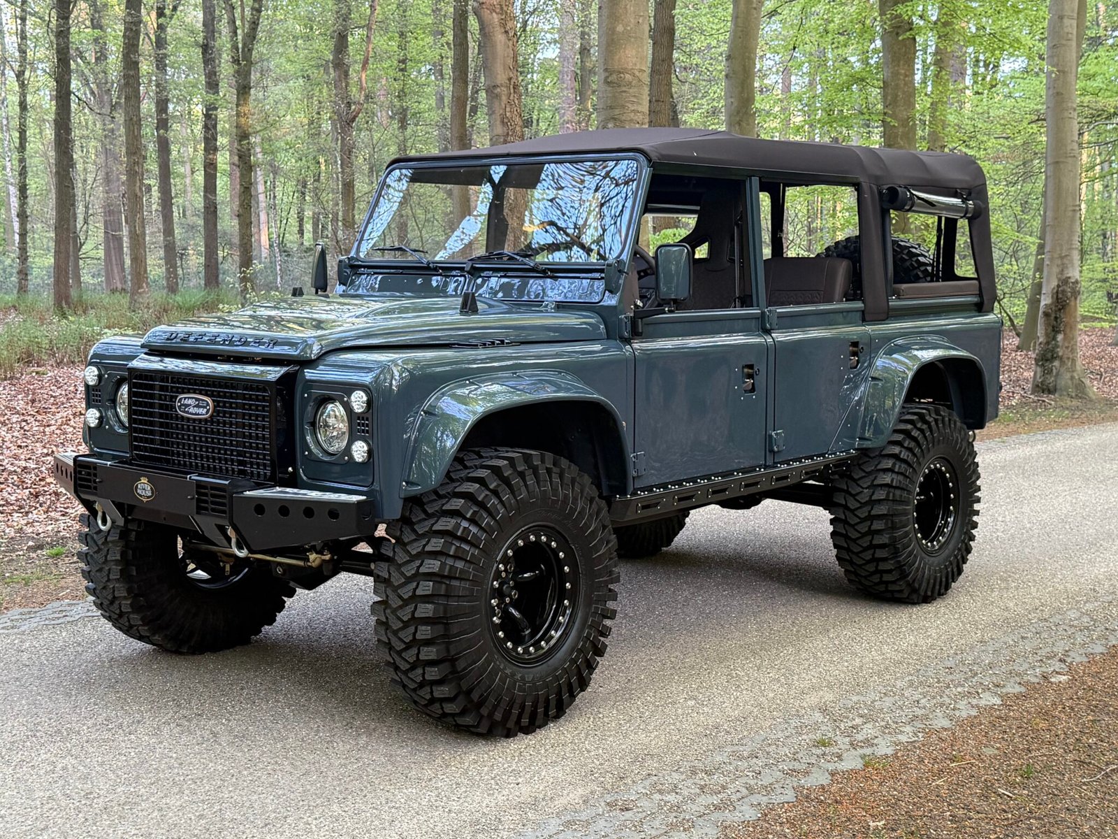 2000 Defender 110 BEACHRUNNER Td5 Teak Floors and Leather - Riverhouse Landrover