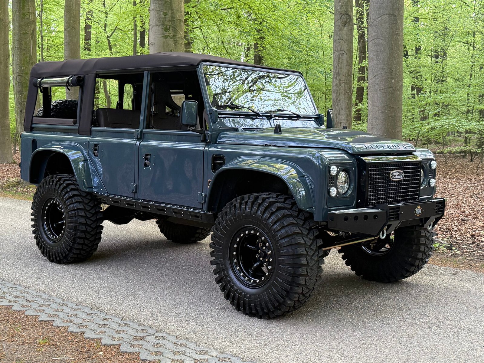 2000 Defender 110 BEACHRUNNER Td5 Teak Floors and Leather