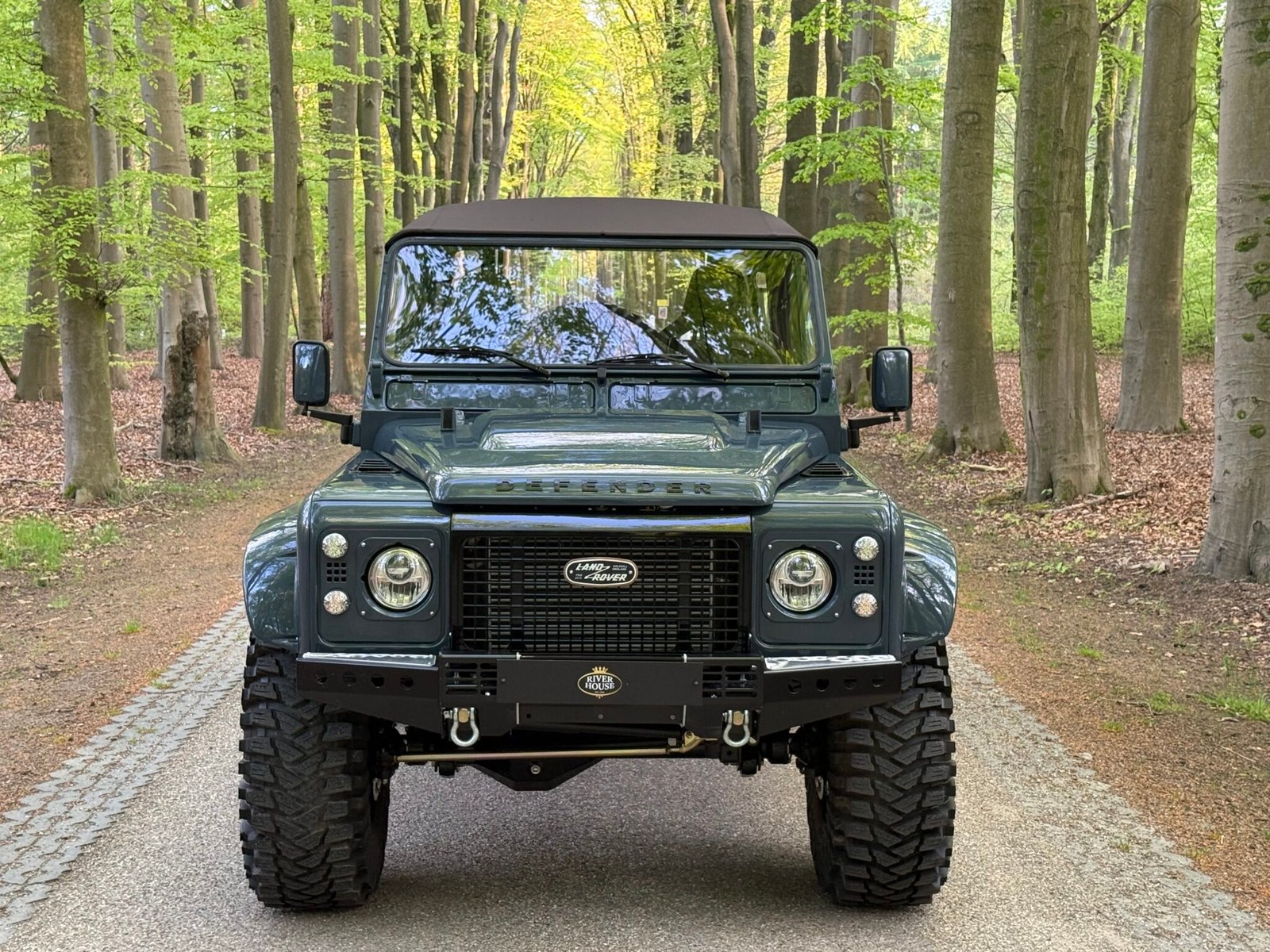 2000 Defender 110 BEACHRUNNER Td5 Teak Floors and Leather