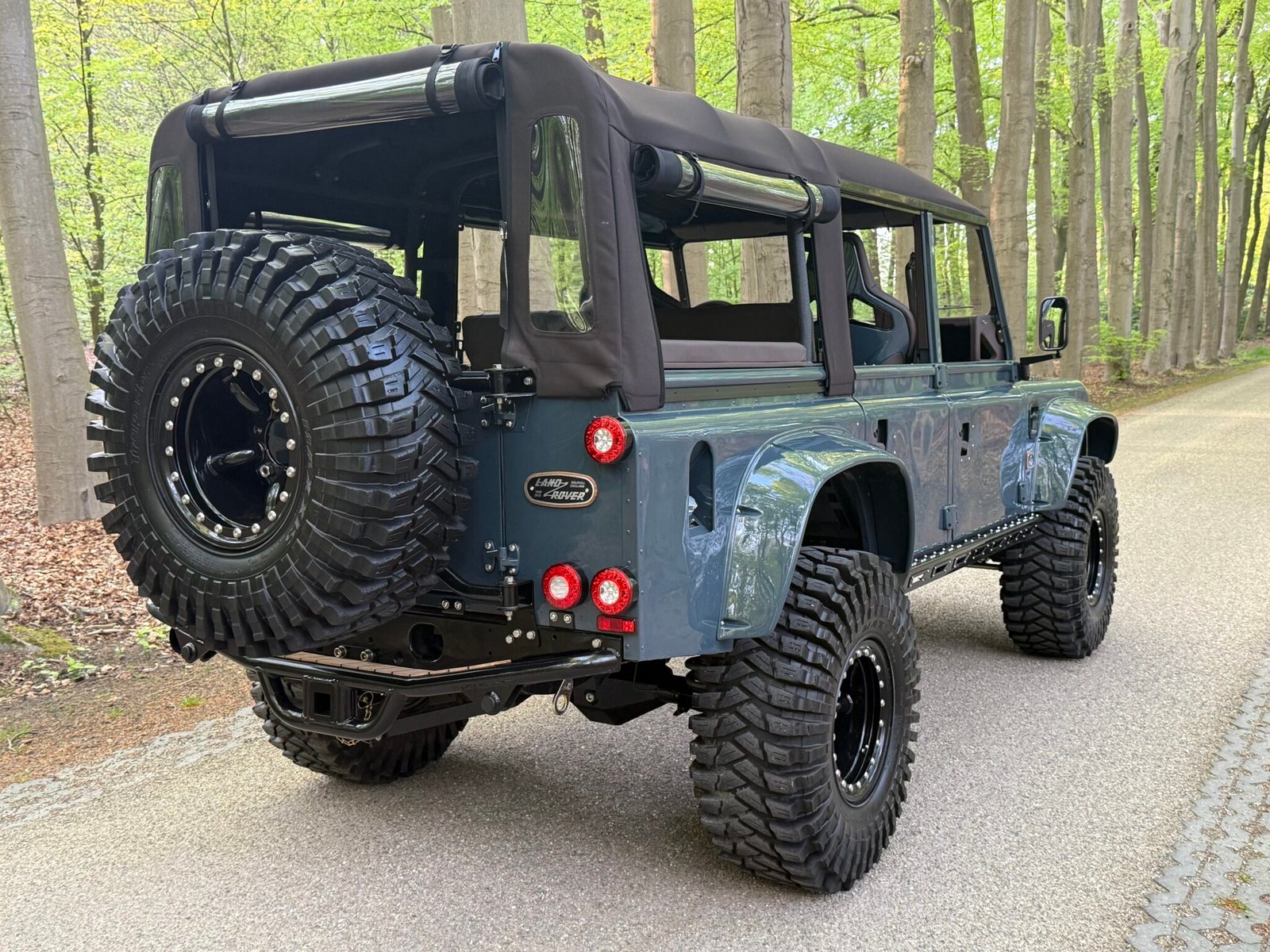 2000 Defender 110 BEACHRUNNER Td5 Teak Floors and Leather