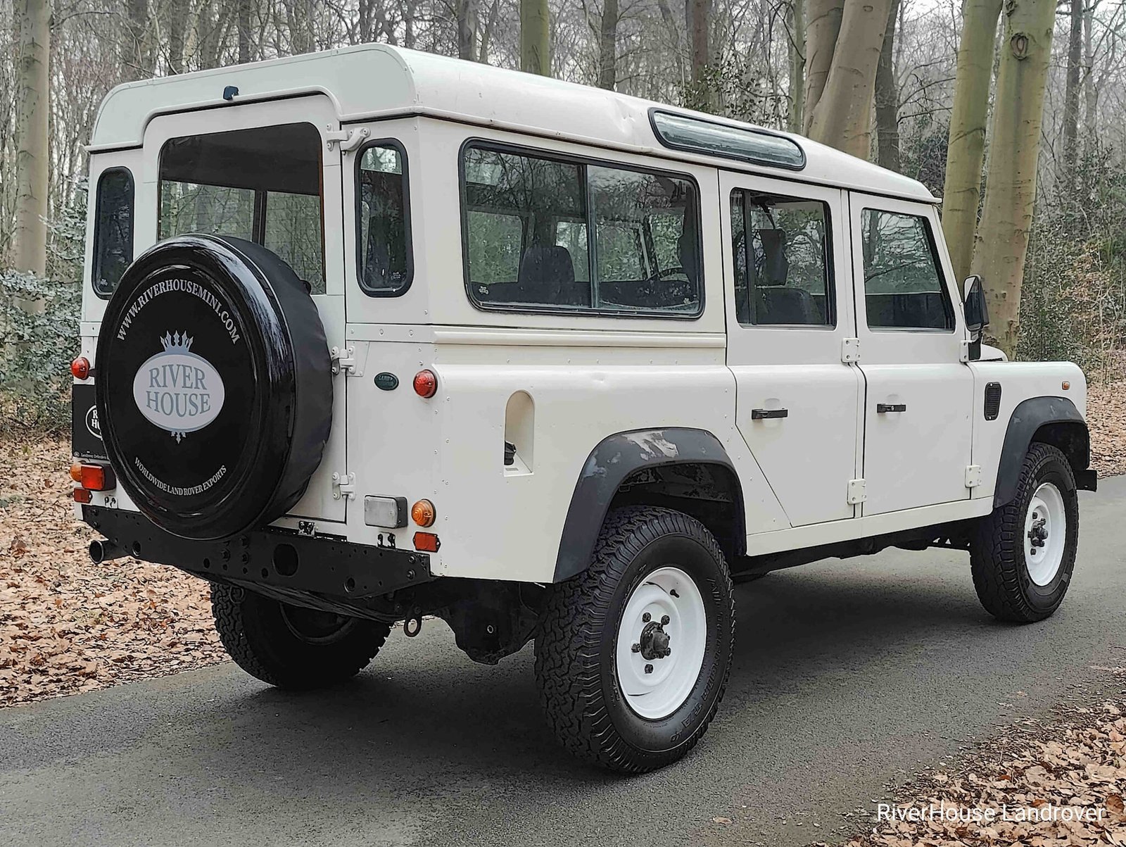 2000 Defender 110 Td5 Stationwagon White LHD