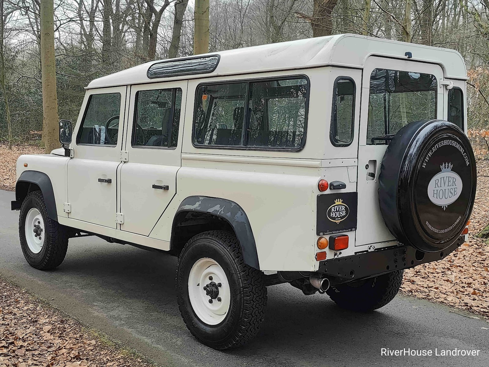 2000 Defender 110 Td5 Stationwagon White LHD