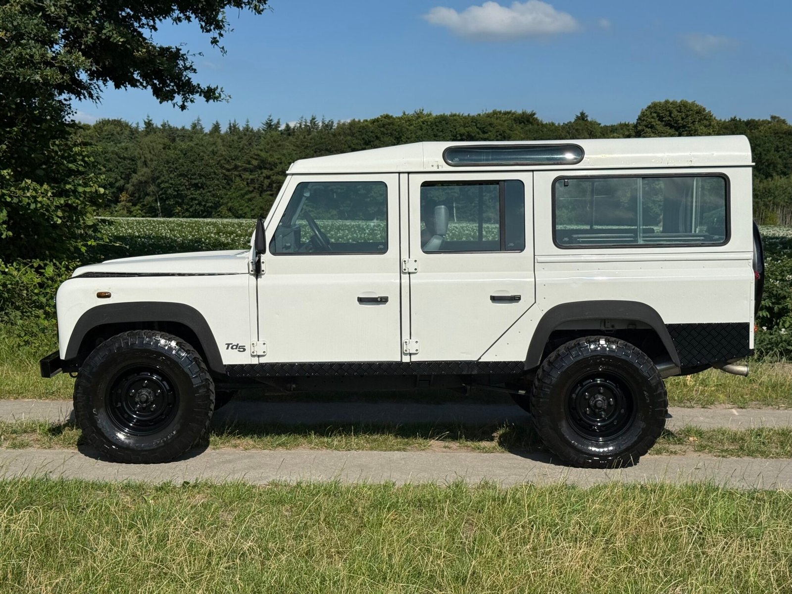 2000 Defender 110 Td5 White with AC
