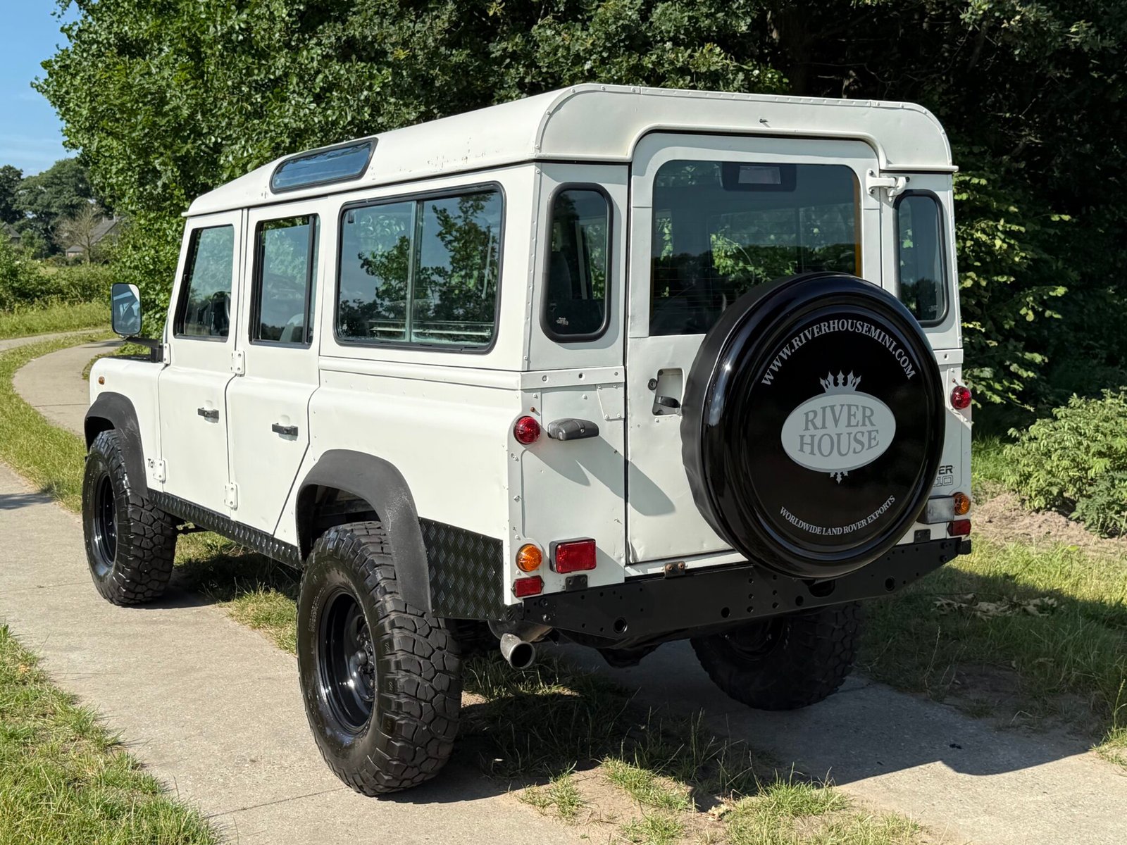 2000 Defender 110 Td5 White with AC