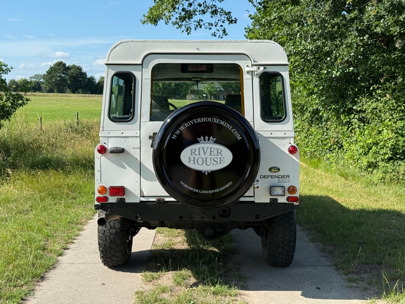 2000 Defender 110 Td5 White with AC