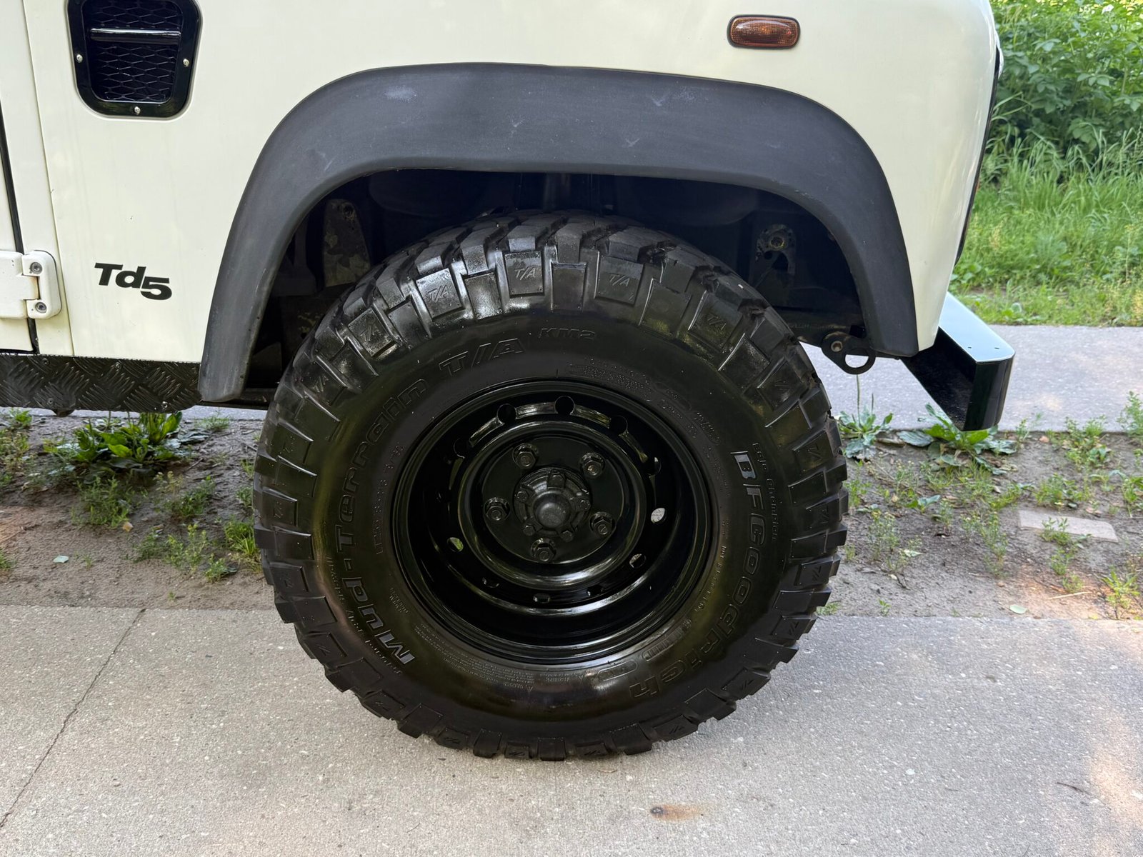 2000 Defender 110 Td5 White with AC