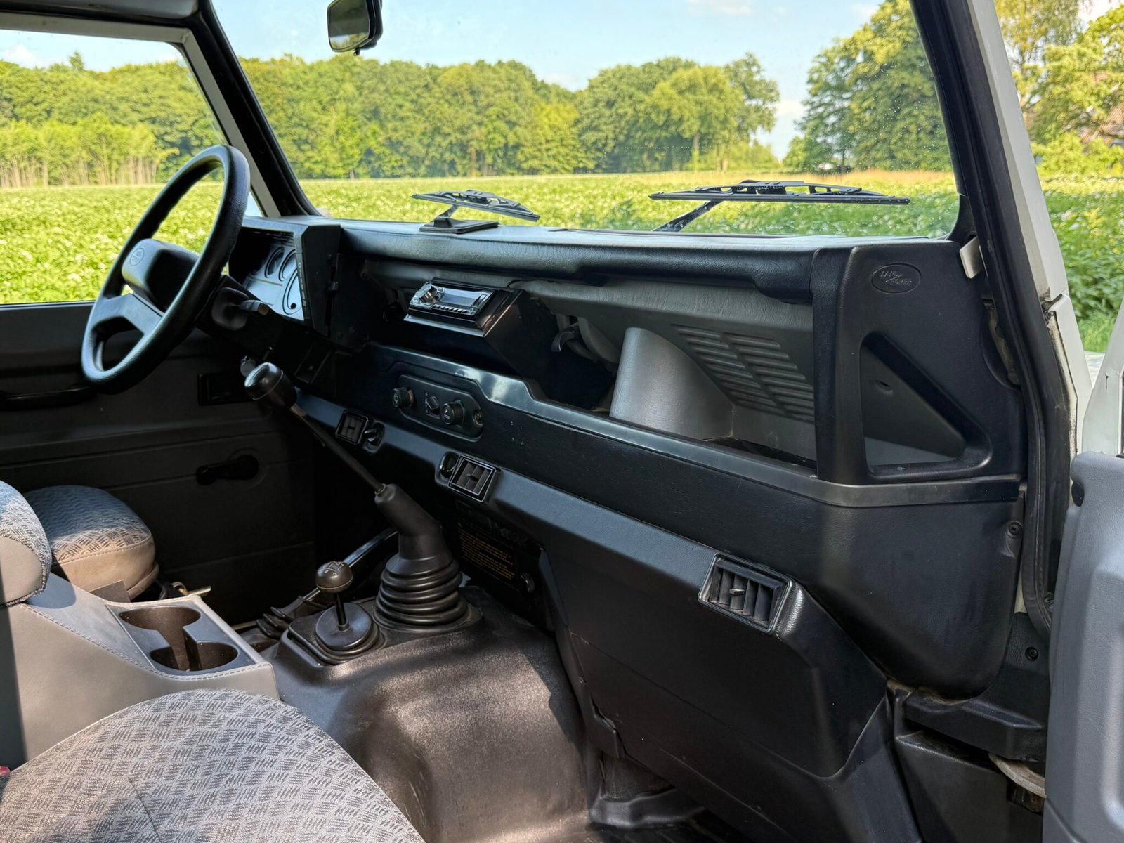 2000 Defender 110 Td5 White with AC
