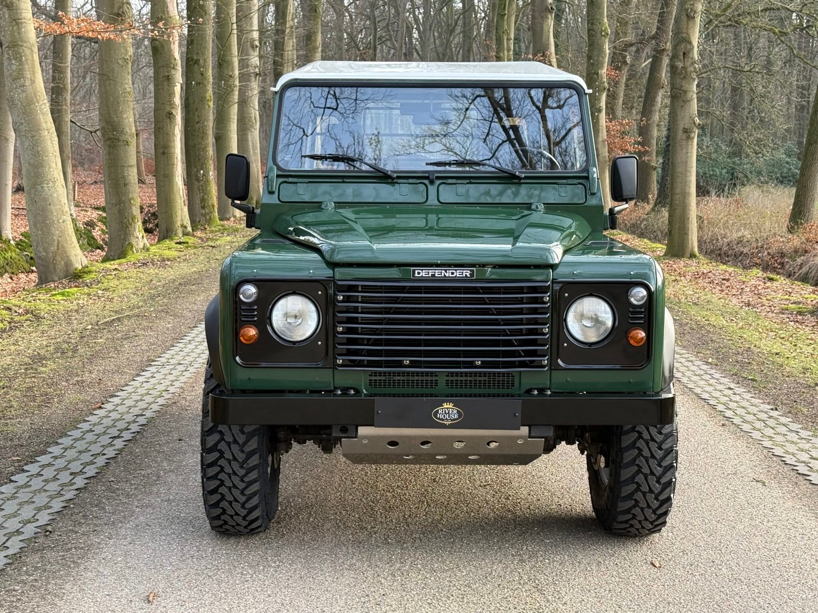 2000 LHD Defender 90 County Stationwagon Td5 in Conisten Green