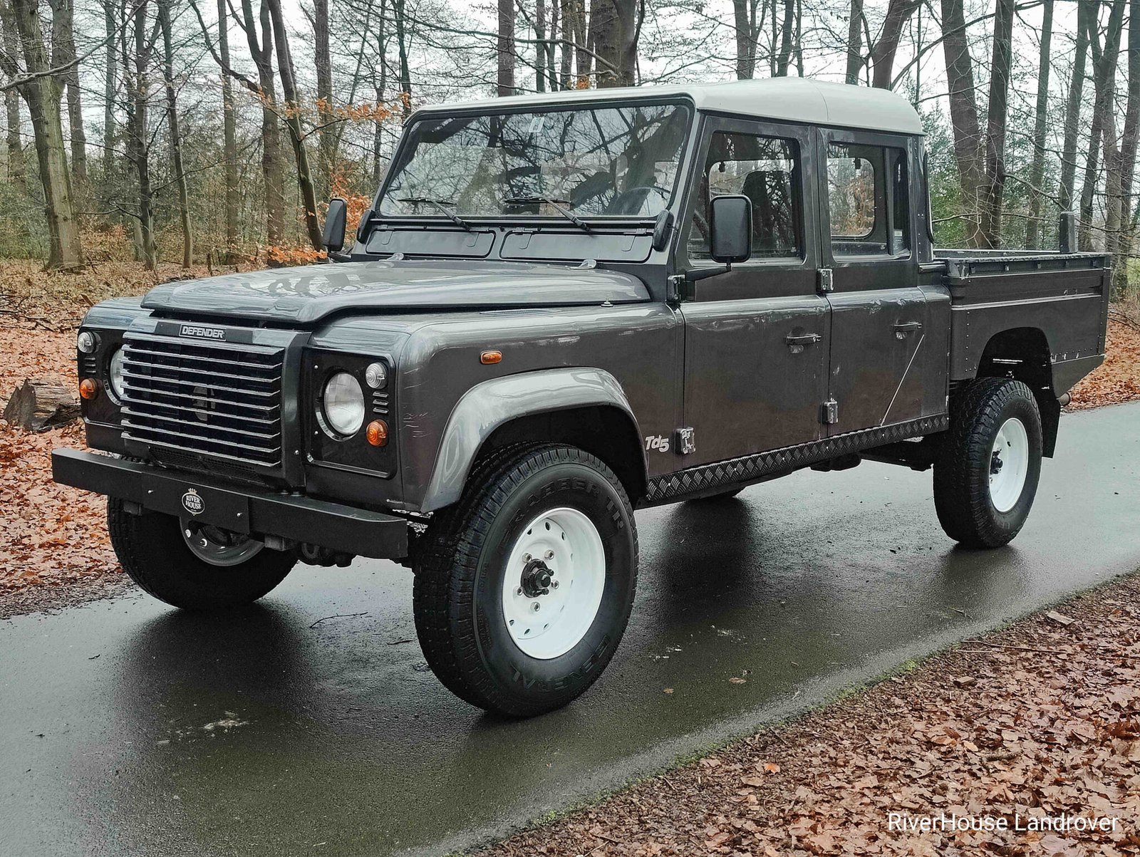 2001 Defender 130 Td5 CrewCab with AC - Riverhouse Landrover