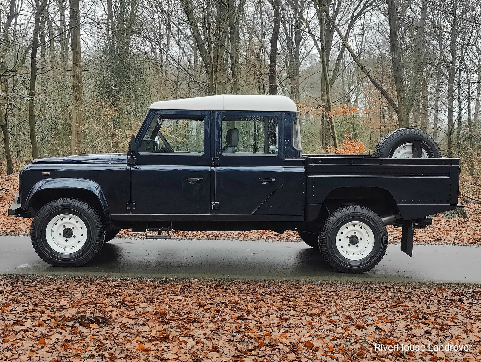 2001 LHD Defender 130 Td5 CrewCab in Oslo Blue