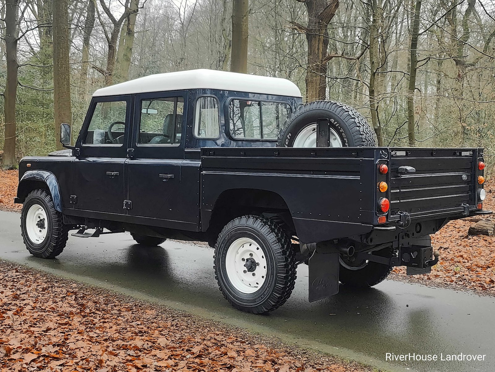 2001 LHD Defender 130 Td5 CrewCab in Oslo Blue