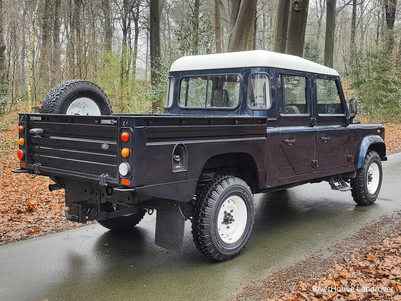 2001 LHD Defender 130 Td5 CrewCab in Oslo Blue