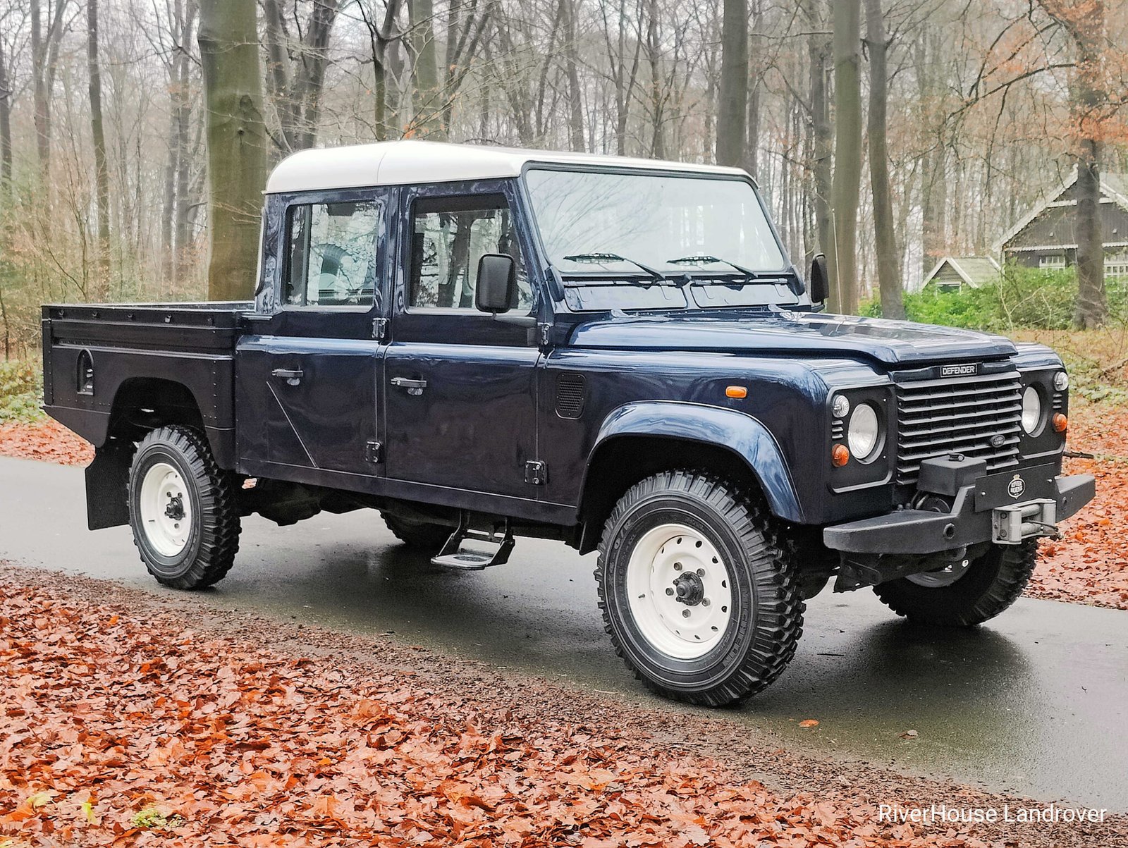 2001 LHD Defender 130 Td5 CrewCab in Oslo Blue