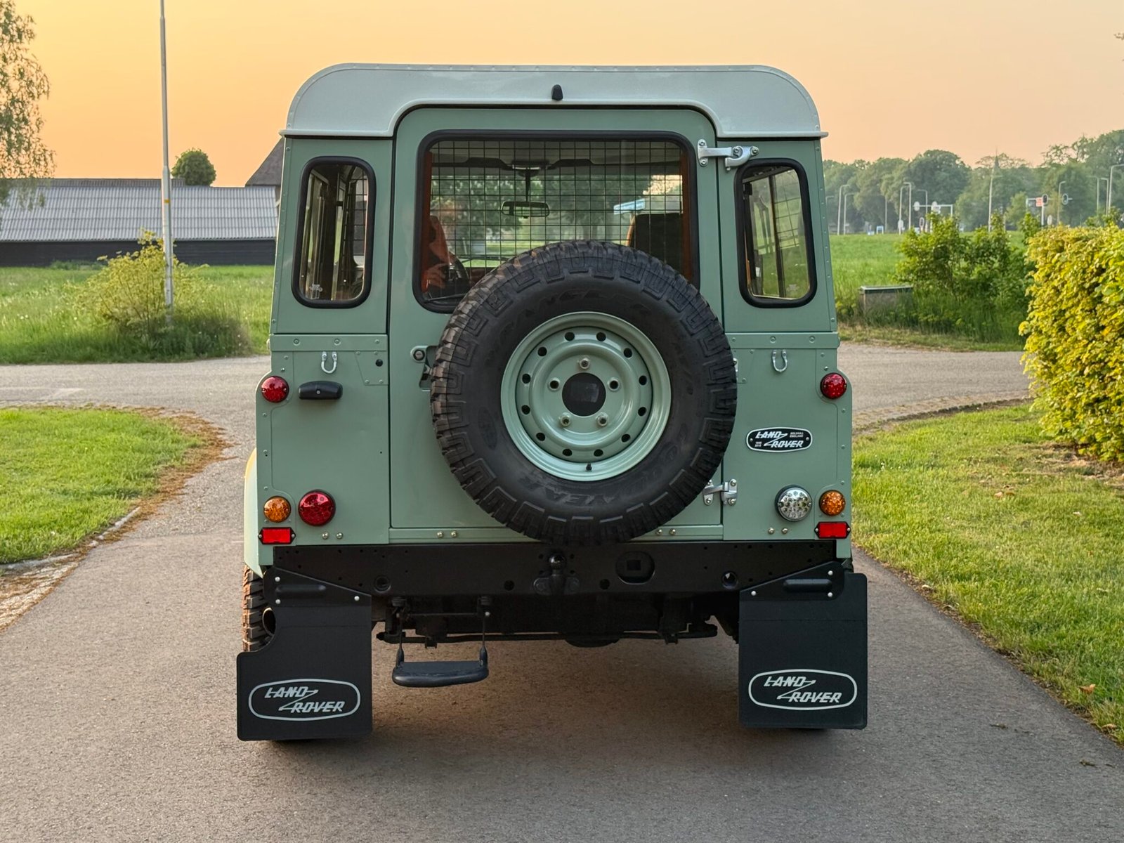 2004 Defender 90 Stationwagon Td5 HERITAGE Grasmere Green