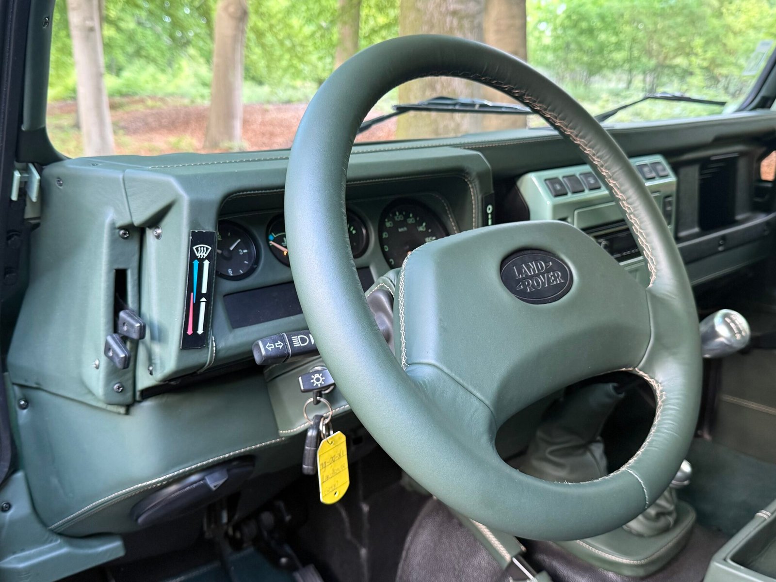 2004 Defender 90 Stationwagon Td5 HERITAGE Grasmere Green