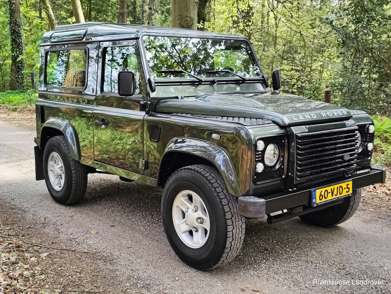 2007 Defender 90 2.4 Tdci Stationwagon Tonga Green - Riverhouse Landrover