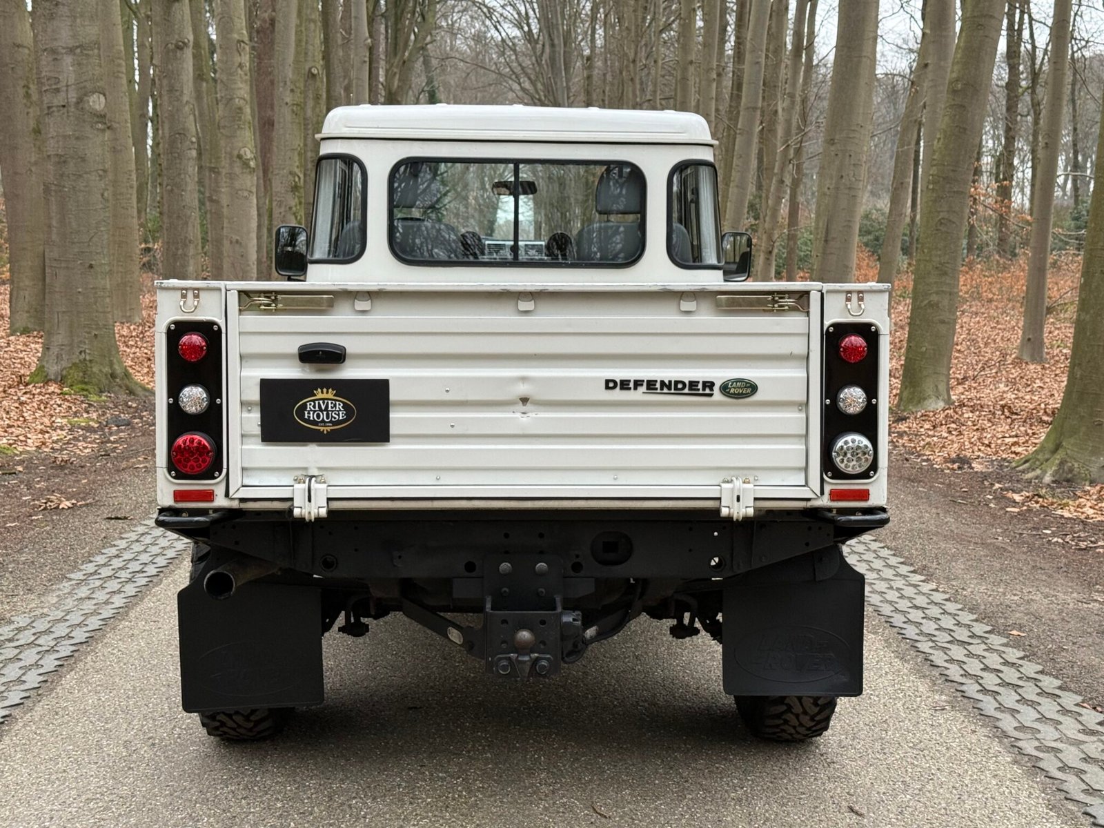 2009 LHD Defender 110 High Capacity Pick Up 2.4 Tdci