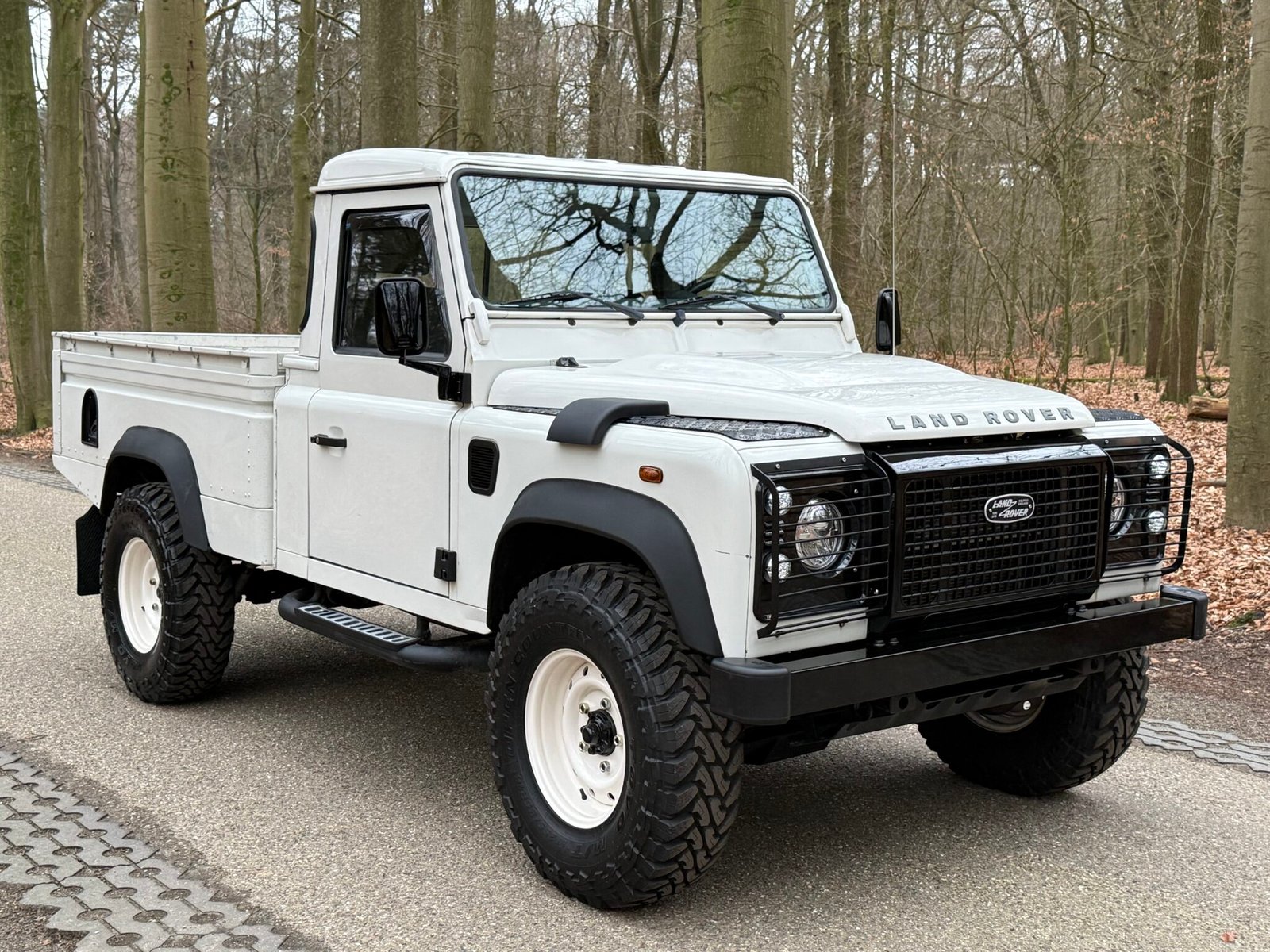 2009 LHD Defender 110 High Capacity Pick Up 2.4 Tdci