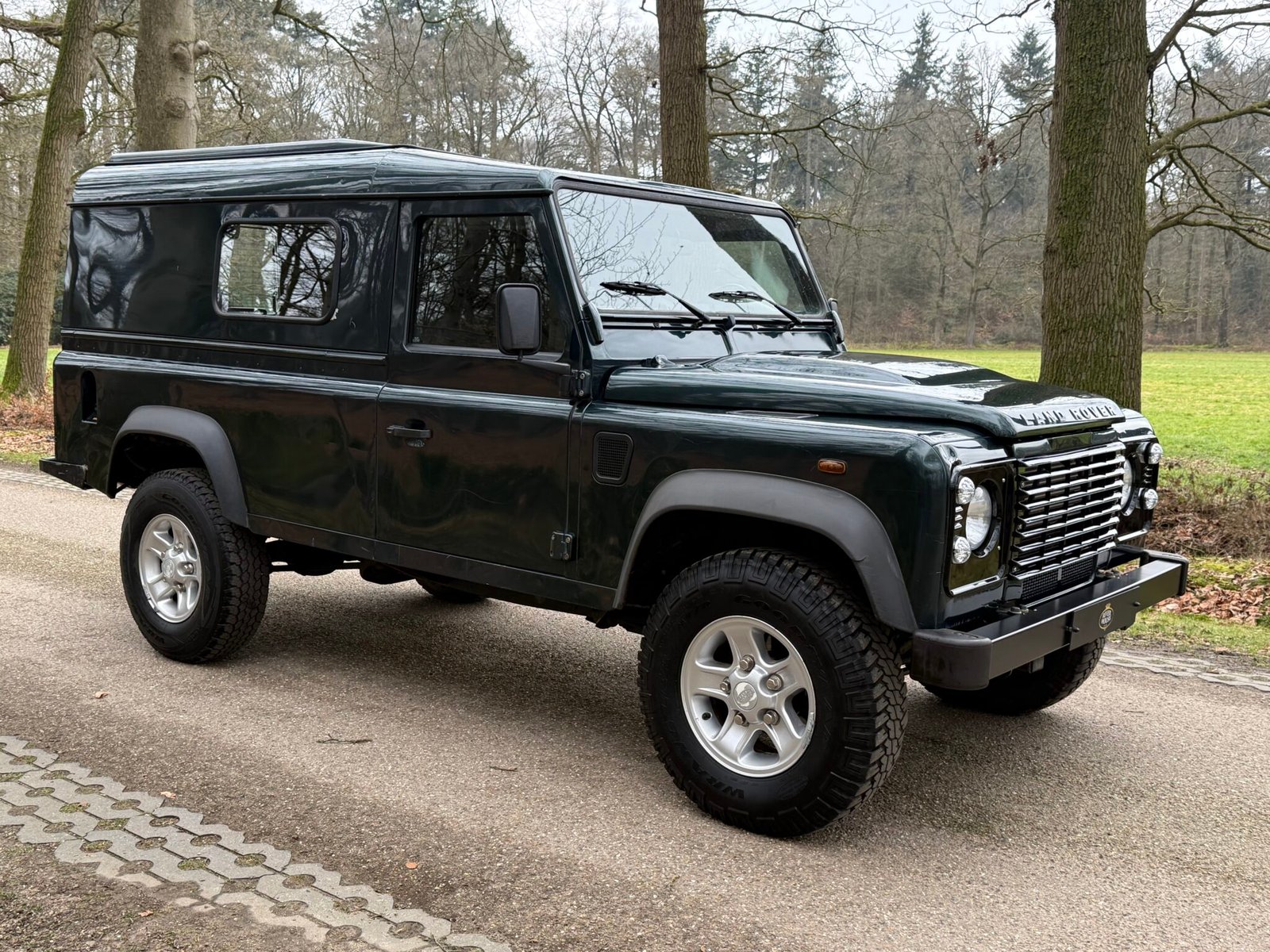 2013 LHD Defender 110 Hardtop 2.2 Tdci Aintree Green