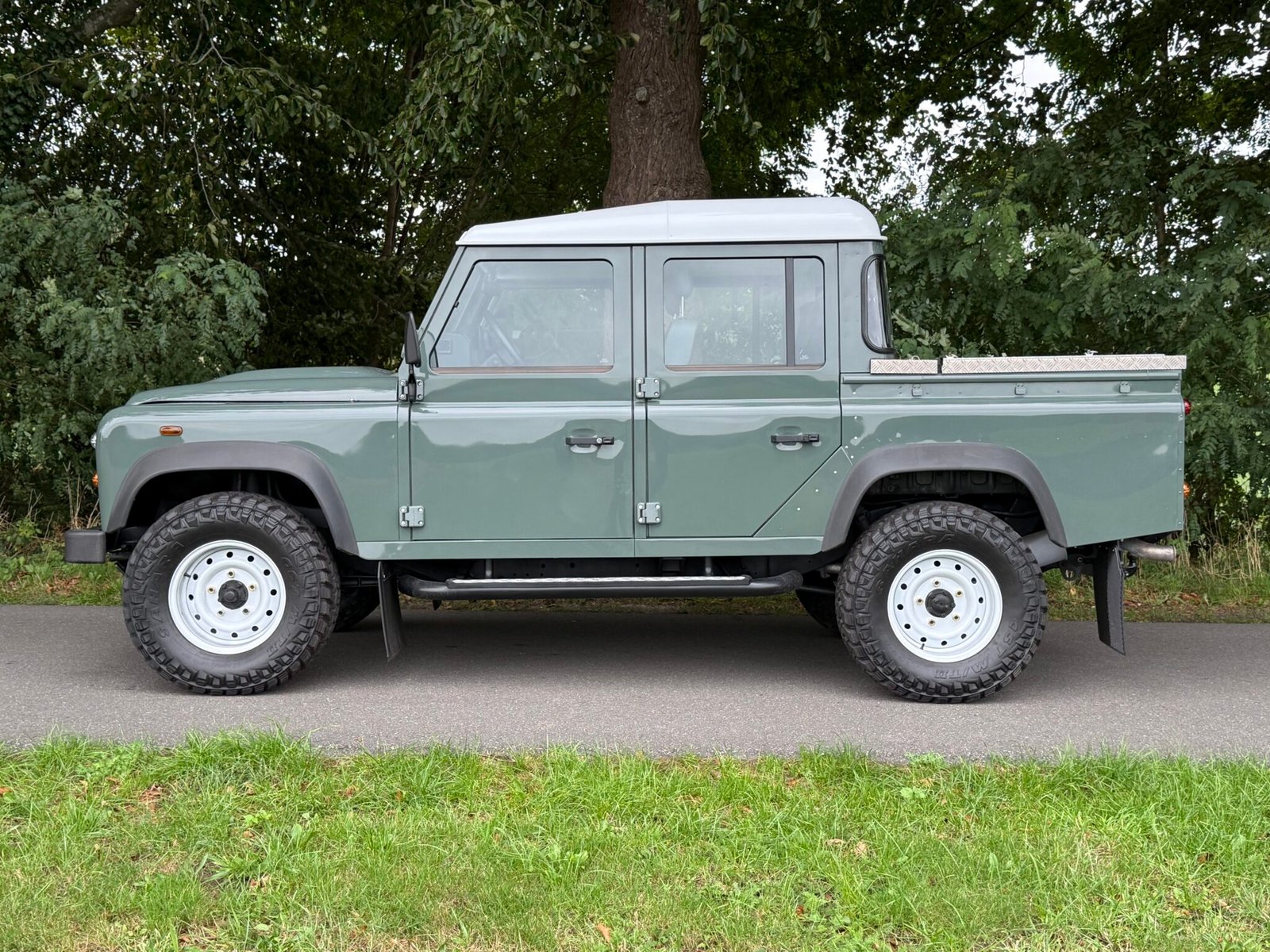 2016 Defender 110 Crewcab 2.2 TDCI Keswick Green Heritage